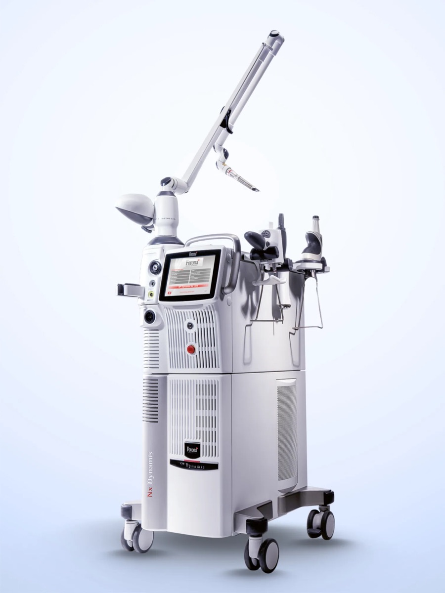 Fotona SP Dynamis dual-wavelength laser machine at Premium Clinic in Markham